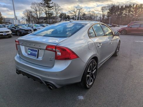 Used 2017 Volvo S60 T5 Dynamic image 5