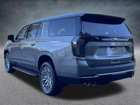 New 2025 Chevrolet Suburban Premier image 23