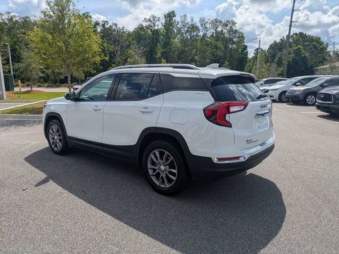 Used 2024 GMC Terrain SLT FWD image 5