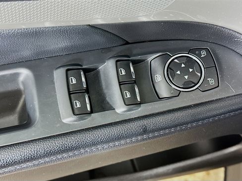 Used 2017 Ford Explorer XLT w/ Equipment Group 202A AWD/4WD image 15