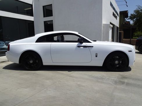 Used 2015 Rolls-Royce Wraith RWD image 9