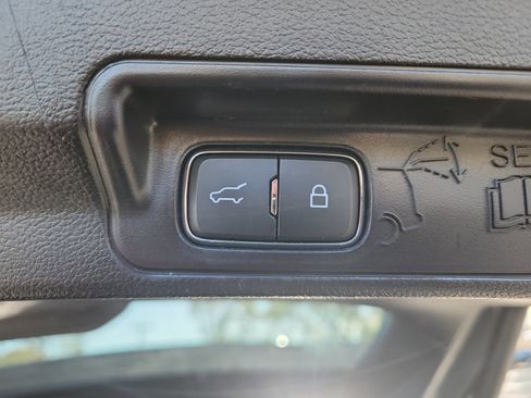 Used 2022 Ford Explorer ST-Line image 8