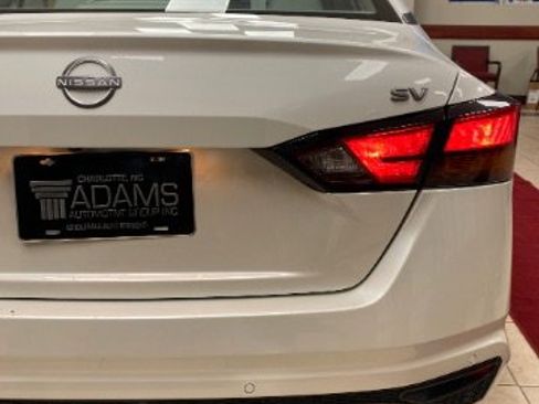 Used 2024 Nissan Altima 2.5 SV image 12