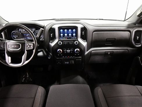 Used 2020 GMC Sierra 2500 SLE w/ SLE Value Package; image 3