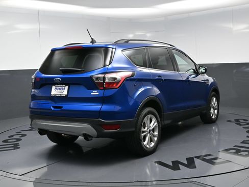 Used 2018 Ford Escape SE w/ SE Sync 3 Package FWD image 9