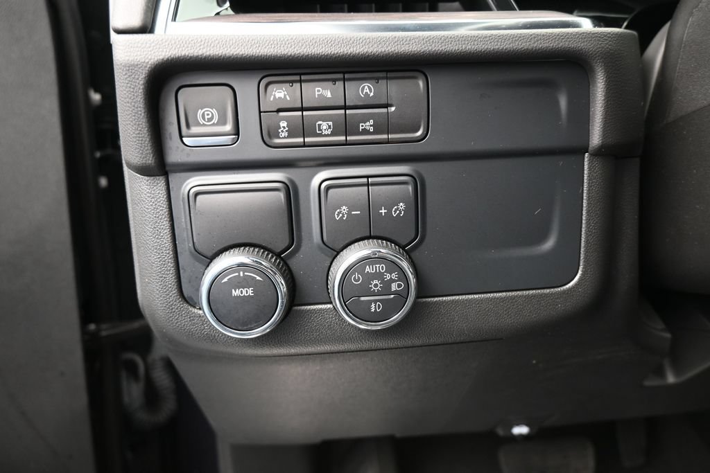 Used 2025 Chevrolet Tahoe LT w/ Comfort Package RWD image 12