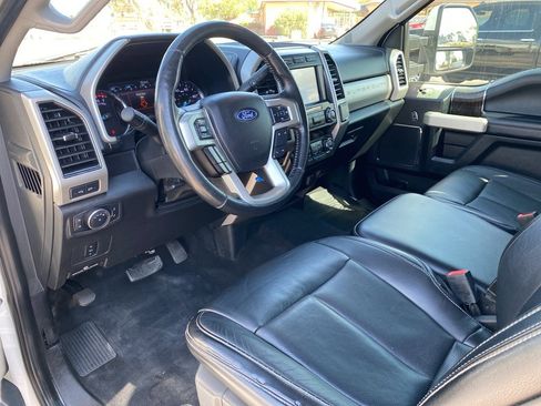 Used 2020 Ford F250 Lariat w/ FX4 Off-Road Package image 28