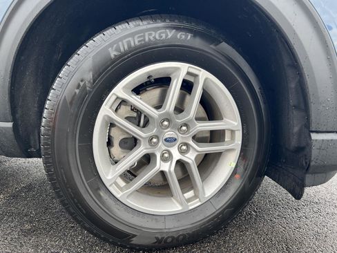 New 2026 Ford Explorer Active image 2