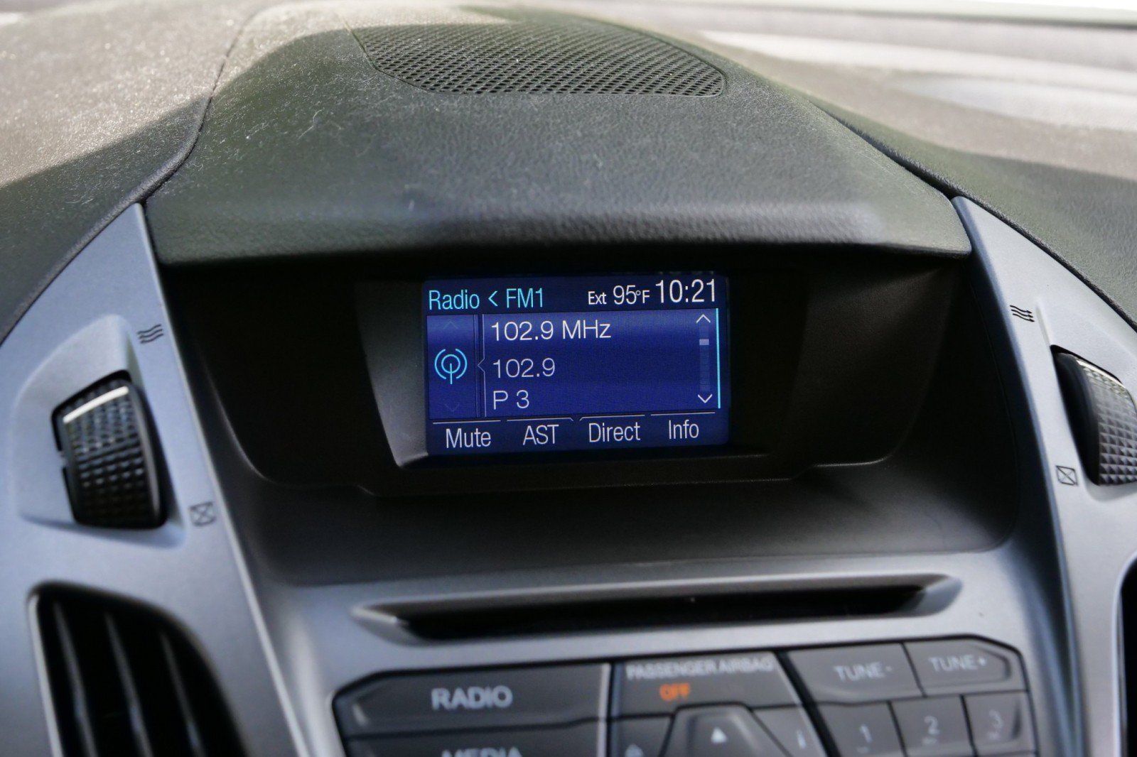Used 2015 Ford Transit Connect XL FWD image 12