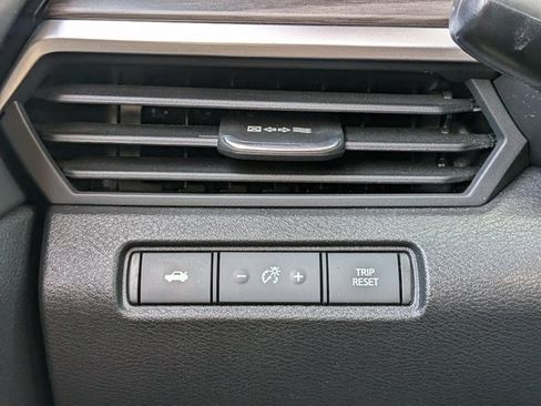 Used 2025 Nissan Altima 2.5 SV FWD image 8