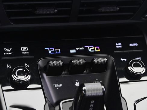 Used 2025 Porsche 911 Carrera image 31