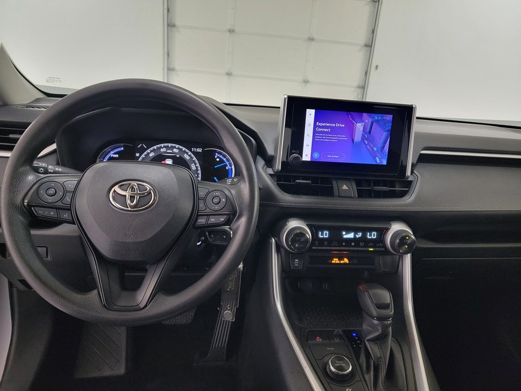 Used 2023 Toyota RAV4 LE AWD/4WD image 12