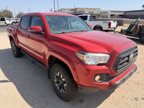 Used 2020 Toyota Tacoma SR5 w/ Technology Package AWD/4WD image 7