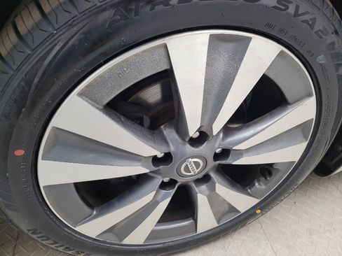 Used 2019 Nissan Sentra SV w/ Special Edition Package FWD image 31