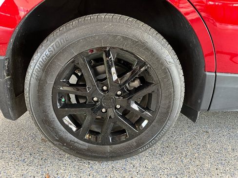 Used 2024 Chevrolet Equinox LT image 34