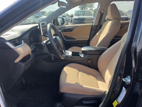 Used 2024 Toyota RAV4 LE AWD/4WD image 10