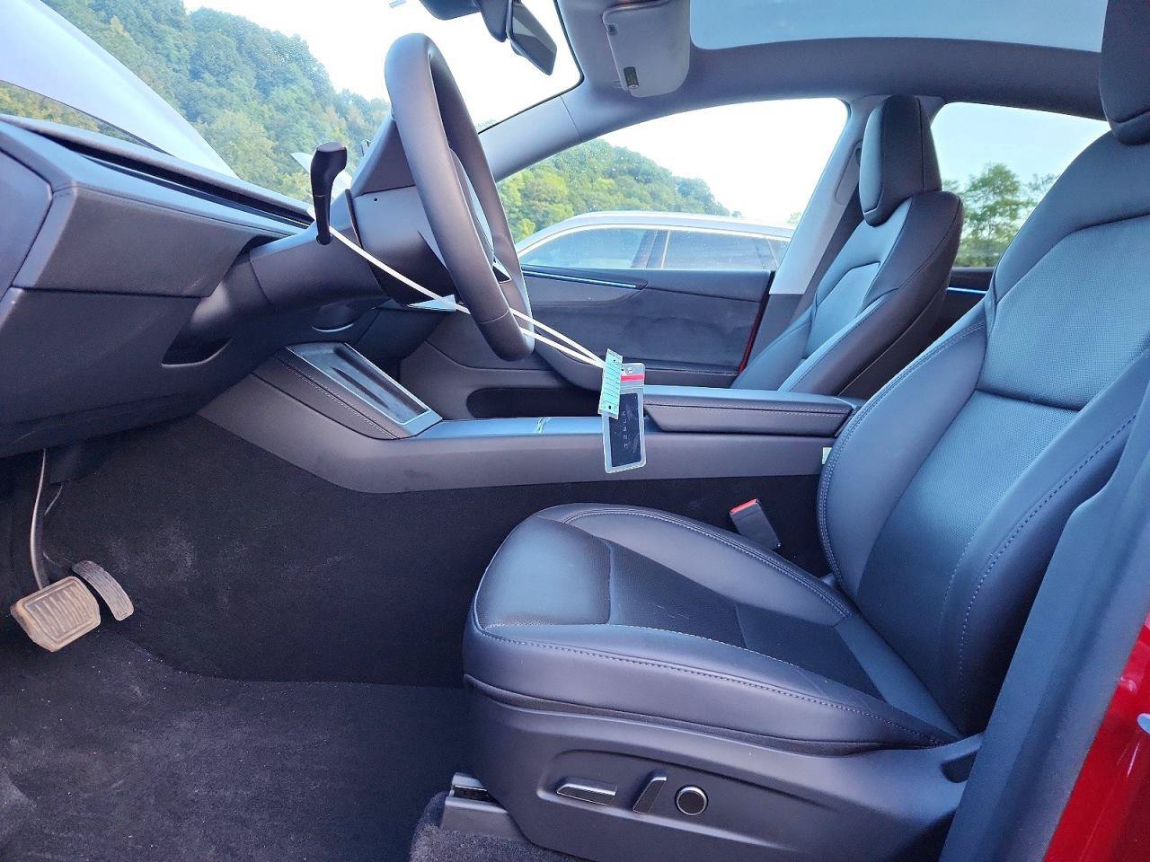 Used 2026 Tesla Model Y AWD image 6