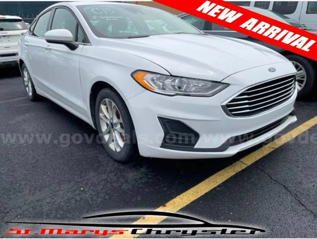 Used 2019 Ford Fusion SE FWD image 1