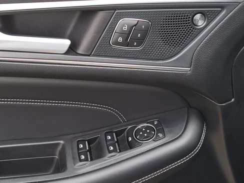 Used 2024 Ford Edge Titanium image 18