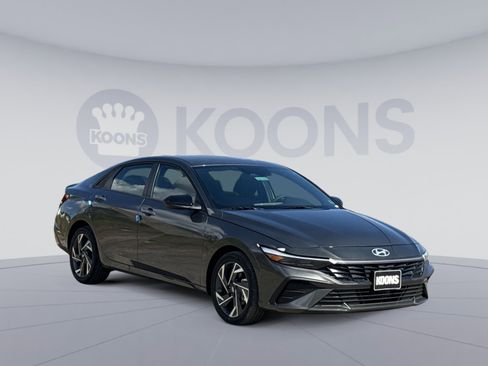 New 2025 Hyundai Elantra SEL w/ Cargo Package image 10