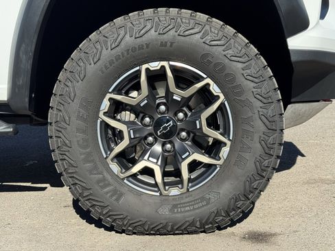 Used 2024 Chevrolet Colorado ZR2 image 9