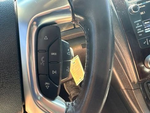 Used 2017 Chevrolet Traverse LT w/ Style and Technology Package FWD image 25