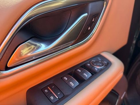 Used 2024 Chevrolet Suburban Premier AWD/4WD image 25