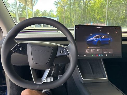 Used 2026 Tesla Model Y Long Range image 5