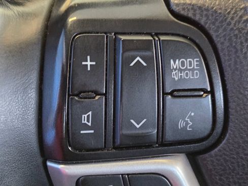 Used 2019 Toyota Highlander SE AWD/4WD image 42