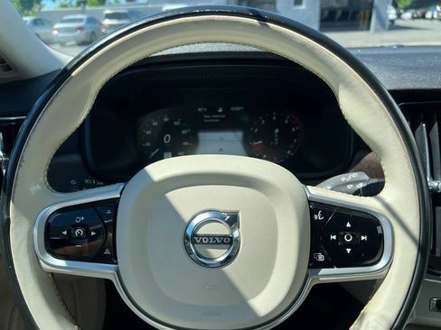 Used 2018 Volvo V90 T5 Cross Country w/ Convenience Package AWD/4WD image 17