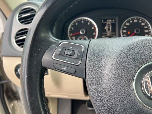 Used 2011 Volkswagen Tiguan 2WD image 14