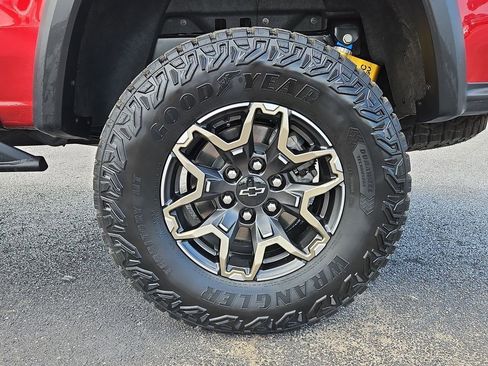 Certified 2024 Chevrolet Colorado ZR2 w/ ZR2 Convenience Package III AWD/4WD image 32