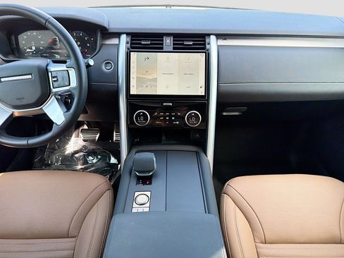 Used 2025 Land Rover Discovery Dynamic SE AWD/4WD image 20