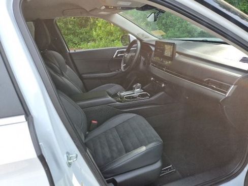 Used 2025 Mitsubishi Outlander SE AWD/4WD image 12