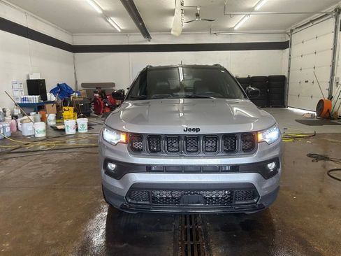 Used 2023 Jeep Compass Latitude w/ Convenience Group AWD/4WD image 10