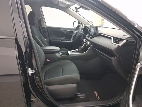 Used 2020 Toyota RAV4 LE image 30