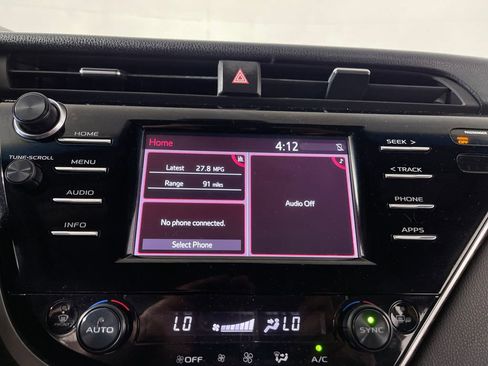 Certified 2018 Toyota Camry XLE FWD image 20