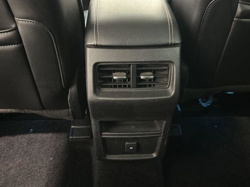 Used 2015 Ford Edge Titanium image 19