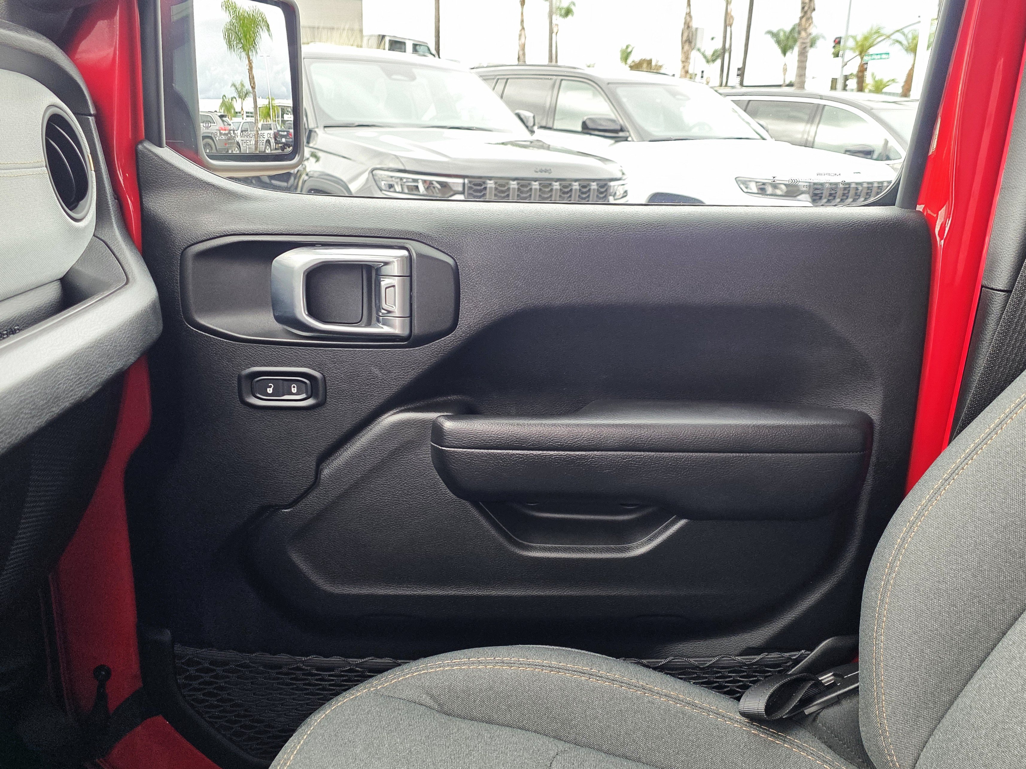 Certified 2024 Jeep Wrangler Unlimited AWD/4WD image 16