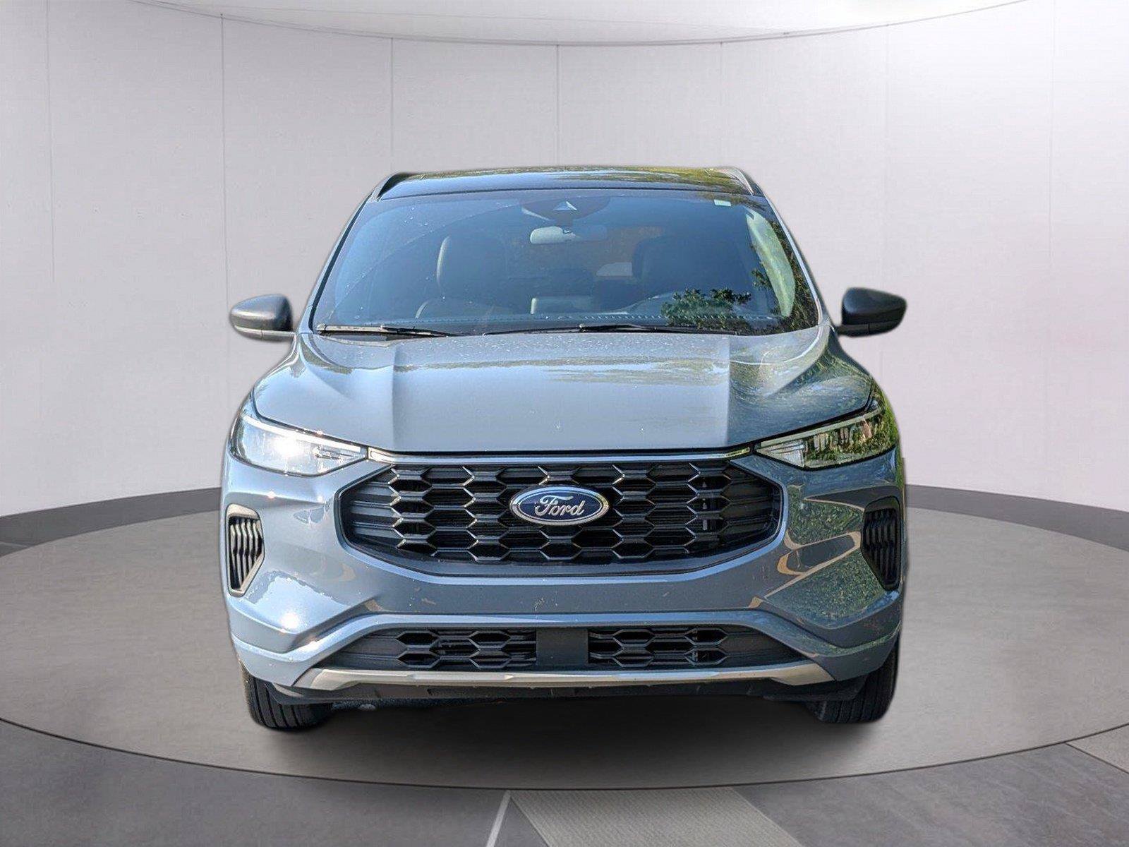 Used 2024 Ford Escape ST-Line w/ Cold Weather Package FWD image 10
