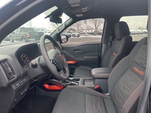 Used 2025 Nissan Frontier PRO-4X image 19