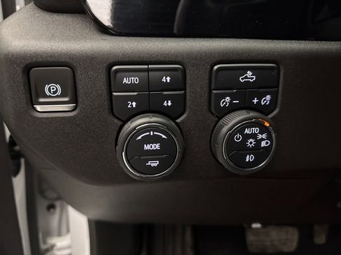 Used 2024 Chevrolet Silverado 1500 RST w/ Z71 Off-Road Package image 23