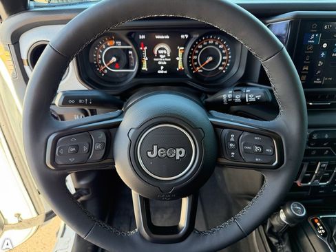 Used 2025 Jeep Wrangler Sport S image 20