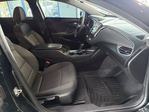 Used 2018 Chevrolet Malibu LT w/ Redline Edition FWD image 19