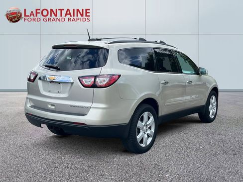 Used 2016 Chevrolet Traverse LT w/ Style and Technology Package FWD image 7