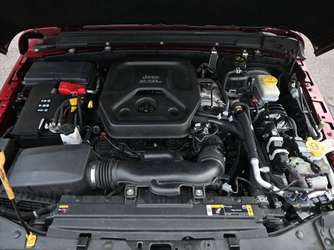 Used 2021 Jeep Wrangler Unlimited Sport AWD/4WD image 34
