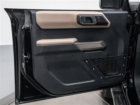 Used 2023 Ford Bronco Wildtrak image 26