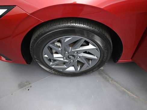 Certified 2024 Hyundai Elantra SEL FWD image 36