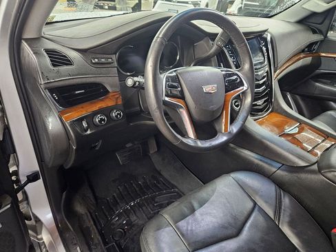 Used 2018 Cadillac Escalade Premium Luxury image 13