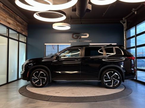 Used 2022 Mitsubishi Outlander ES image 6